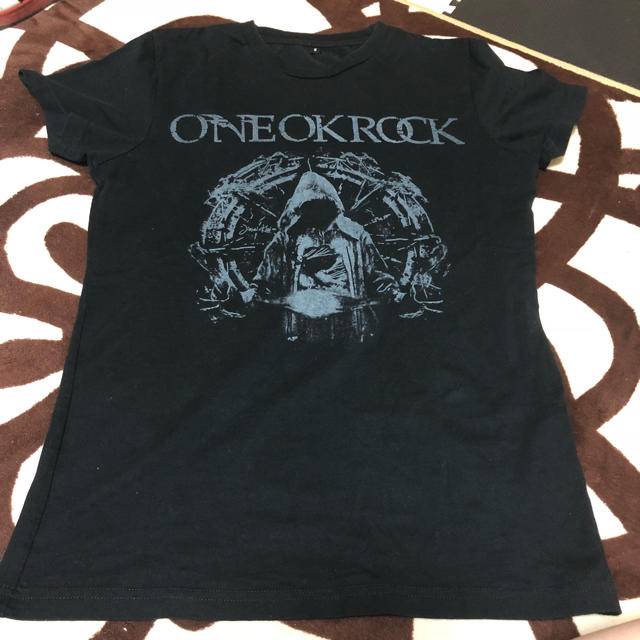 ONE OK ROCK(ワンオクロック)のＯＮＥ OK ＲＯＣＫ限定Tシャツ エンタメ/ホビーのタレントグッズ(ミュージシャン)の商品写真