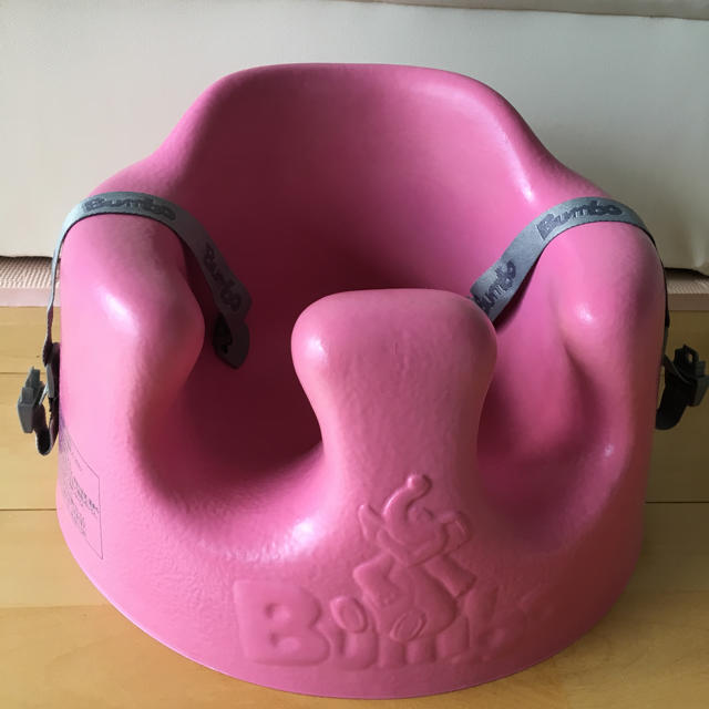 Bumbo(バンボ)のバンボ（bumbo)ピンク キッズ/ベビー/マタニティの寝具/家具(その他)の商品写真