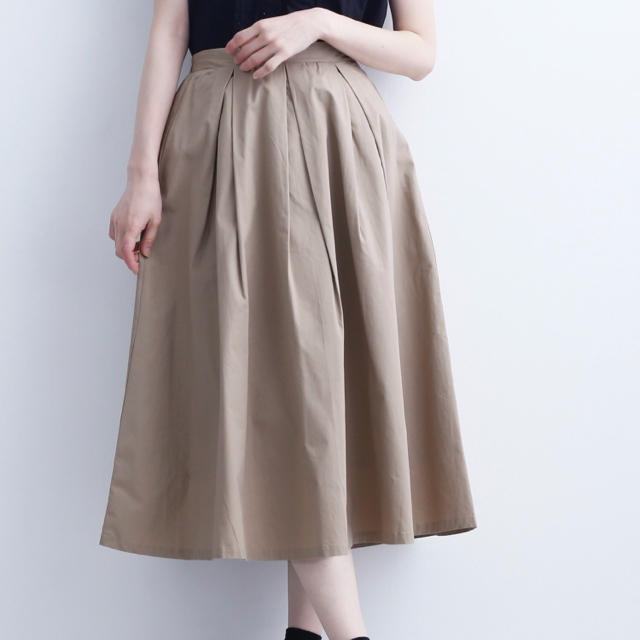 merlot(メルロー)のmerlot スカート ベージュ メルロー レディースのスカート(ロングスカート)の商品写真