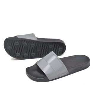 ラフシモンズ(RAF SIMONS)のラフシモンズ adidas サンダル ADILETTE US8(サンダル)