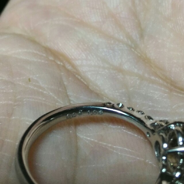 ヴェールさん専用　1ctオーバー 大粒ブラウンダイヤモンド プラチナリング レディースのアクセサリー(リング(指輪))の商品写真