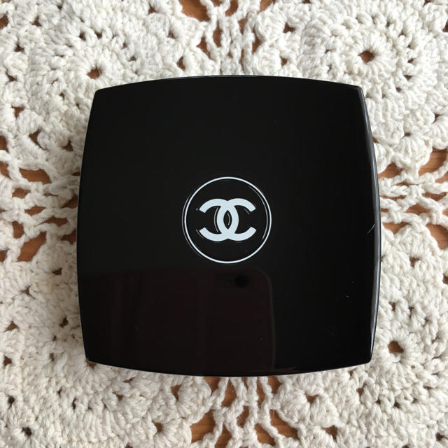 CHANEL(シャネル)のシャネル♡フェイスパウダー コスメ/美容のベースメイク/化粧品(フェイスパウダー)の商品写真