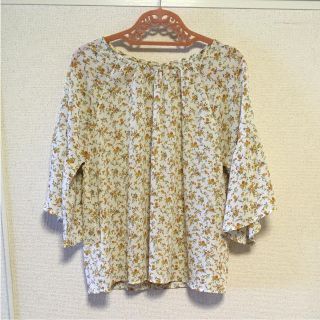 サマンサモスモス(SM2)の今期美品☆SM2小花柄カットソーL(カットソー(半袖/袖なし))