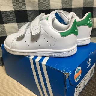 アディダス(adidas)の【新品】adidasスタンスミス ベルクロ キッズ（グリーン:13〜14㎝）(スニーカー)