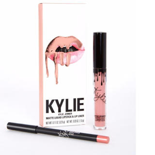 カイリーコスメティックス(Kylie Cosmetics)のアメリカで超人気！！KYLIE リップ(口紅)