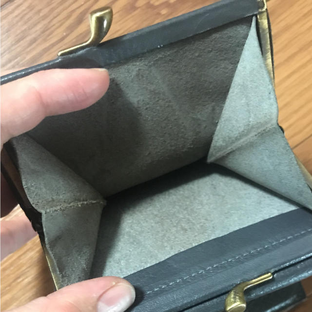 IL BISONTE(イルビゾンテ)のイルビゾンテ 星型押し ガマ口 ２つ折り財布 レディースのファッション小物(財布)の商品写真