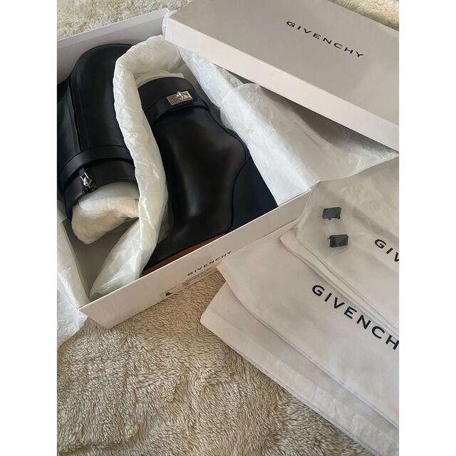 GIVENCHY(ジバンシィ)の新品✨正規品GIVENCHY ブーツ38.5 chanel ysl lv レディースの靴/シューズ(ブーツ)の商品写真