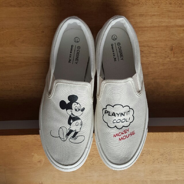 Disney(ディズニー)の【新品】ミッキーマウス スリッポン👟 レディースの靴/シューズ(スリッポン/モカシン)の商品写真