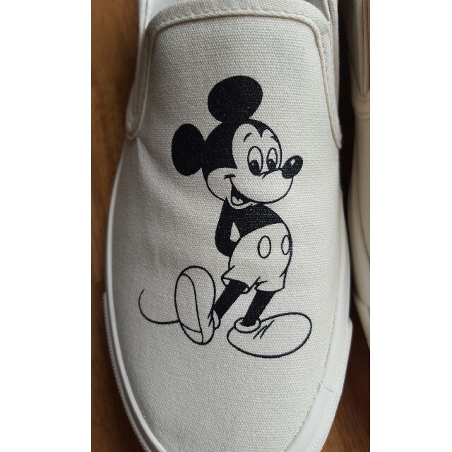 Disney(ディズニー)の【新品】ミッキーマウス スリッポン👟 レディースの靴/シューズ(スリッポン/モカシン)の商品写真