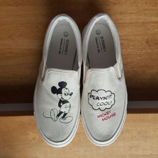 ディズニー(Disney)の【新品】ミッキーマウス スリッポン👟(スリッポン/モカシン)