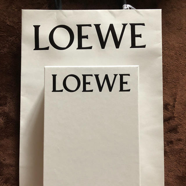 LOEWE(ロエベ)のLOEWE(ロエベ)長財布入れ 箱&袋&紙袋 レディースのファッション小物(財布)の商品写真