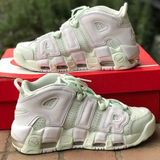 ナイキ(NIKE)のNIKE W AIR MORE UPTEMPO(スニーカー)