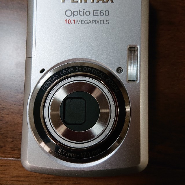 PENTAX(ペンタックス)のデジカメPENTAX optio E60 シルバー スマホ/家電/カメラのカメラ(コンパクトデジタルカメラ)の商品写真