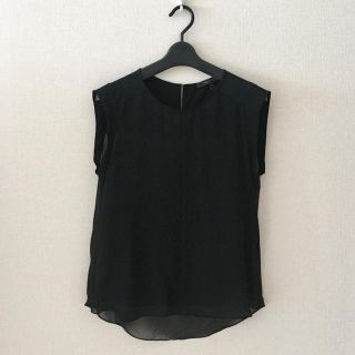 ビーシービージーマックスアズリア(BCBGMAXAZRIA)のBCBG♡キャミソール付き黒色プルオーバーシャツ(シャツ/ブラウス(半袖/袖なし))