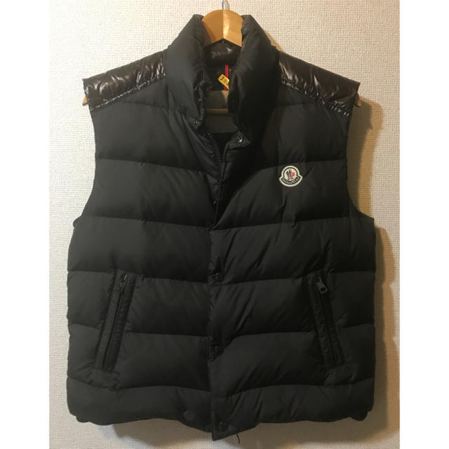 MONCLER(モンクレール)のANA様専用 MONCLER Cheval メンズのジャケット/アウター(ダウンベスト)の商品写真