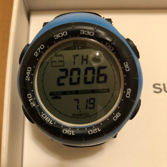 SUUNTO(スント)の最終値下げ 美品 スント ベクター ライトブルー メンズの時計(腕時計(デジタル))の商品写真