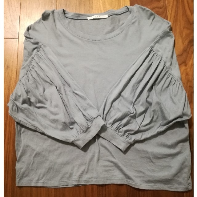 KBF(ケービーエフ)のKBF　ボリュームスリーブTEE レディースのトップス(Tシャツ(半袖/袖なし))の商品写真