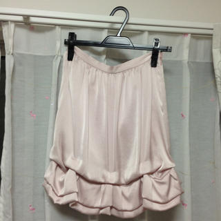 イエナ(IENA)のIENAの薄いピンクのフリル付スカート♪(ひざ丈スカート)
