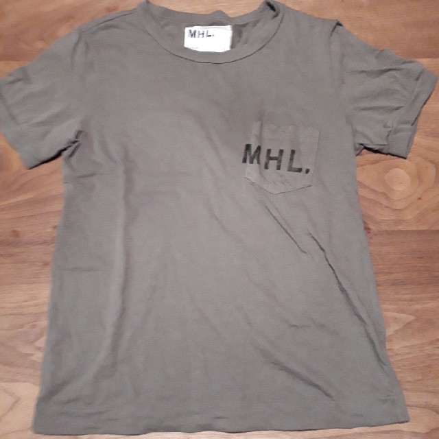MARGARET HOWELL(マーガレットハウエル)のマーガレット・ハウエルTシャツカーキ レディースのトップス(Tシャツ(半袖/袖なし))の商品写真