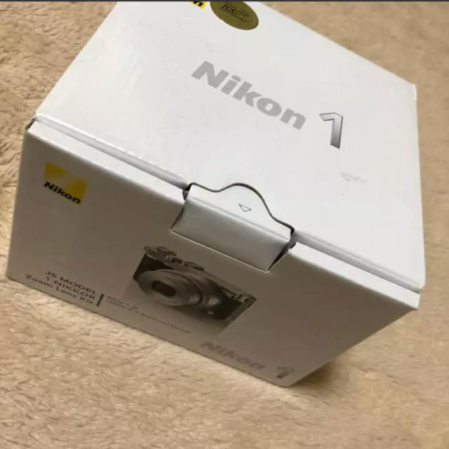 Nikon(ニコン)のNikon 1 J5 ミラーレス一眼 スマホ/家電/カメラのカメラ(ミラーレス一眼)の商品写真