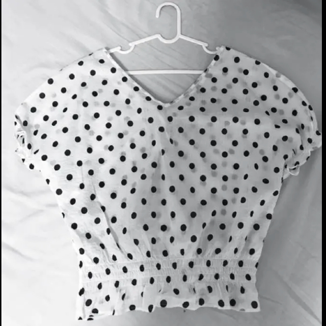 IENA(イエナ)のIENA ウェーブシャーリングツイストパフブラウス レディースのトップス(シャツ/ブラウス(半袖/袖なし))の商品写真