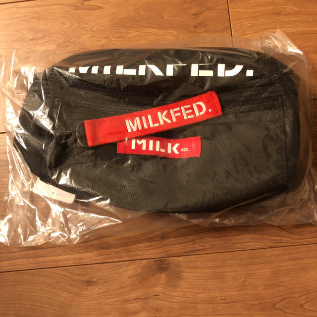 MILKFED.(ミルクフェド)のミルクフェド ボディバッグ ウエストバッグ fanny pack サコッシュ 赤 レディースのバッグ(ボディバッグ/ウエストポーチ)の商品写真