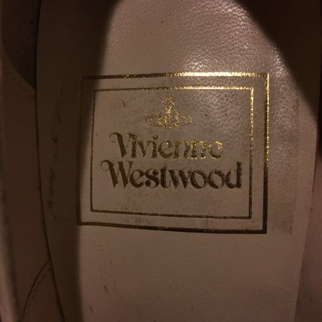 Vivienne Westwood(ヴィヴィアンウエストウッド)のそろそろ捨てますvivieneヒール レディースの靴/シューズ(ハイヒール/パンプス)の商品写真