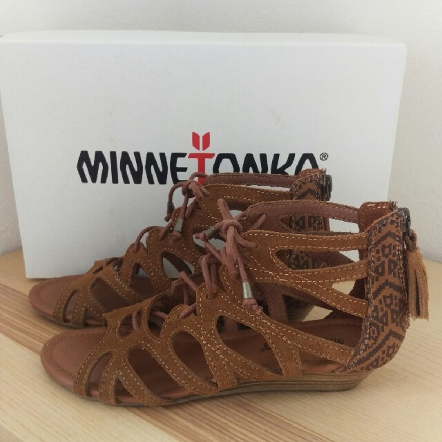 Minnetonka(ミネトンカ)のサンダル レディースの靴/シューズ(サンダル)の商品写真