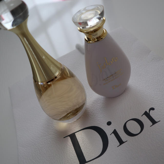 Christian Dior(クリスチャンディオール)のジャドールオードパルファン コスメ/美容の香水(香水(女性用))の商品写真