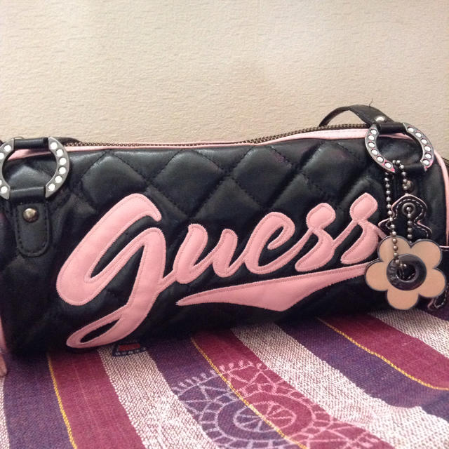 GUESS(ゲス)のハンドバッグ レディースのバッグ(ハンドバッグ)の商品写真