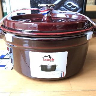 ストウブ(STAUB)のストウブ ピコ・ココット ラウンド 18cm グレナディンレッド　新品(鍋/フライパン)