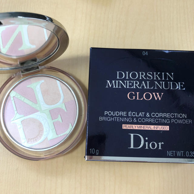 Dior(ディオール)のディオール♡ミネラルヌードグロウパウダー#04 コスメ/美容のベースメイク/化粧品(フェイスパウダー)の商品写真
