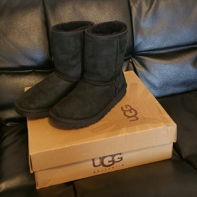 ★UGG クラシックショート ブラック★