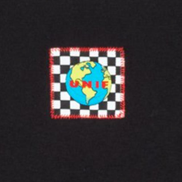 UNIF(ユニフ)のUNIF ワールドT レディースのトップス(Tシャツ(半袖/袖なし))の商品写真