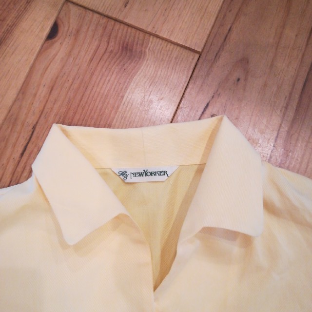 NEWYORKER(ニューヨーカー)の美品 NEWYORKER シャツ 9R 黄色 レディースのトップス(シャツ/ブラウス(長袖/七分))の商品写真