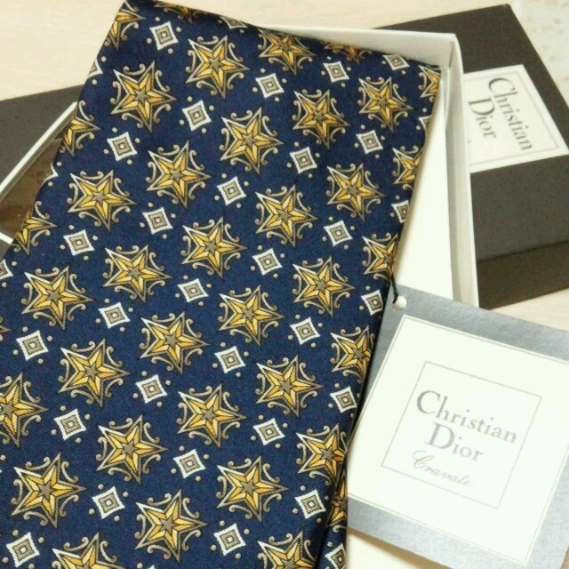 Christian Dior(クリスチャンディオール)のDiorネクタイ レディースのファッション小物(ネクタイ)の商品写真