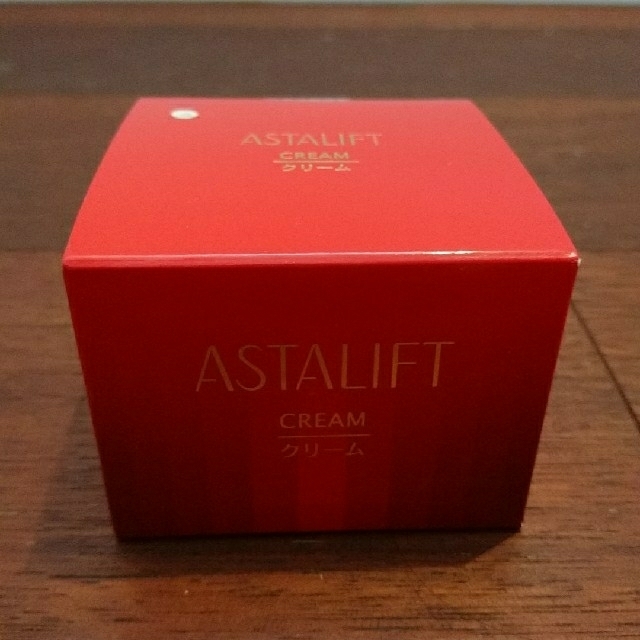 ASTALIFT(アスタリフト)のアスタリフト クリーム30g 新品未開封 コスメ/美容のスキンケア/基礎化粧品(フェイスクリーム)の商品写真