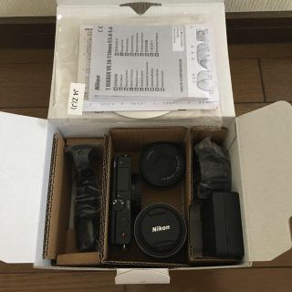 ニコン(Nikon)のミラーレス一眼 Nikon1 J4 ダブルズームレンズキット ブラック(ミラーレス一眼)