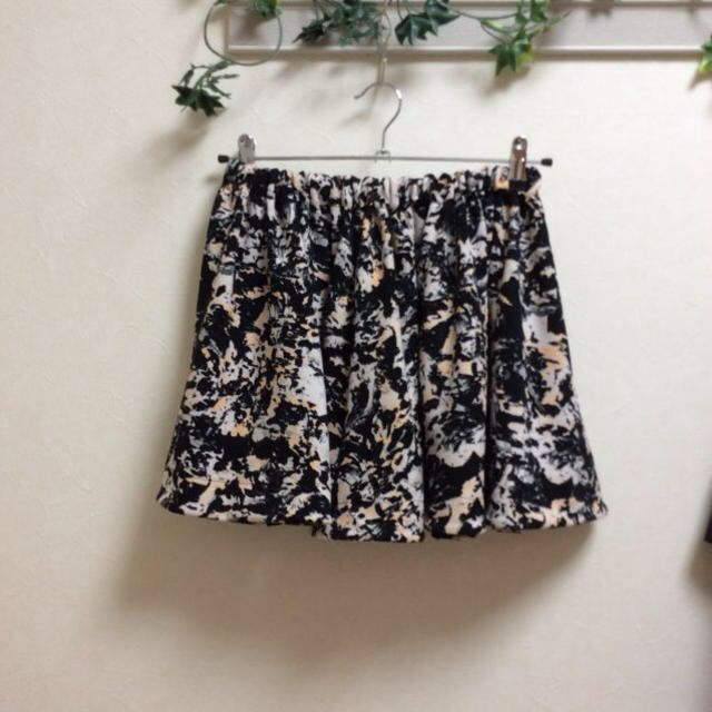 SNIDEL(スナイデル)のsnidelネオンドリップフレアスカート レディースのスカート(ミニスカート)の商品写真