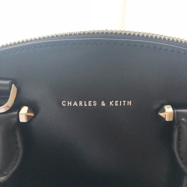 Charles and Keith(チャールズアンドキース)のせりーなさん専用 CHARLES & KEITH バッグ レディースのバッグ(ショルダーバッグ)の商品写真