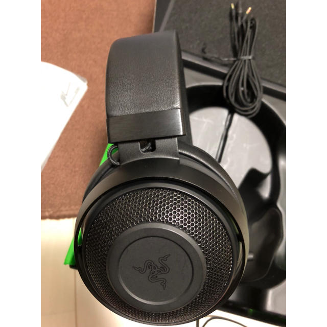 LAZER(レイザー)のRAZER KRAKEN PRO V2 クラーケンプロV2 スマホ/家電/カメラのオーディオ機器(ヘッドフォン/イヤフォン)の商品写真