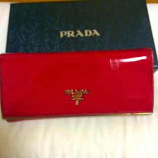 プラダ(PRADA)のPRADA！エナメル長財布！！(財布)