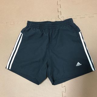 アディダス(adidas)のアディダスのランニングパンツMサイズで(トレーニング用品)