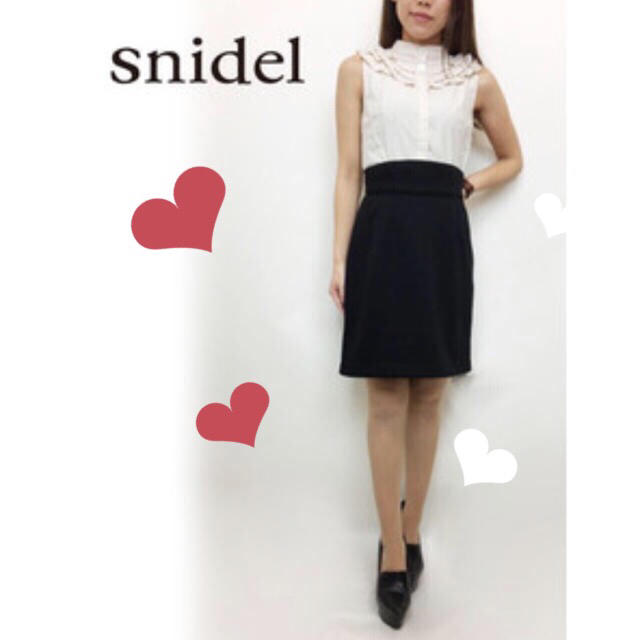 SNIDEL(スナイデル)の新品❤︎スナイデル❤︎スタンドカラードッキングワンピース レディースのワンピース(ひざ丈ワンピース)の商品写真