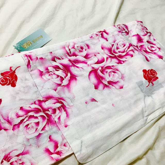 定番即納 VIVI sienne❤︎浴衣❤︎上品薔薇柄 バラ柄 ホワイトの通販 by プロフィール必読❤︎|ラクマ 2022低価