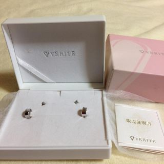 ベリテ  プラチナピアス4点セット  未使用(ピアス)