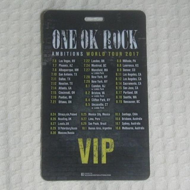 ONE OK ROCK(ワンオクロック)のONE OK ROCK サイン入りCD ＋ VIP パス ＋ ゲストパス エンタメ/ホビーのタレントグッズ(ミュージシャン)の商品写真