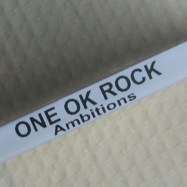 ONE OK ROCK(ワンオクロック)のONE OK ROCK サイン入りCD ＋ VIP パス ＋ ゲストパス エンタメ/ホビーのタレントグッズ(ミュージシャン)の商品写真