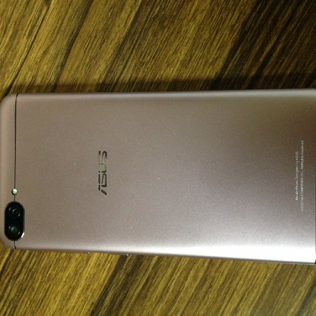 ASUS(エイスース)のASUS Zenfone4Max ピンク スマホ/家電/カメラのスマートフォン/携帯電話(スマートフォン本体)の商品写真