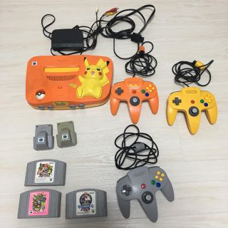 ニンテンドウ64(NINTENDO 64)の任天堂64 ピカチュウバージョン ソフトセット 希少(家庭用ゲーム機本体)